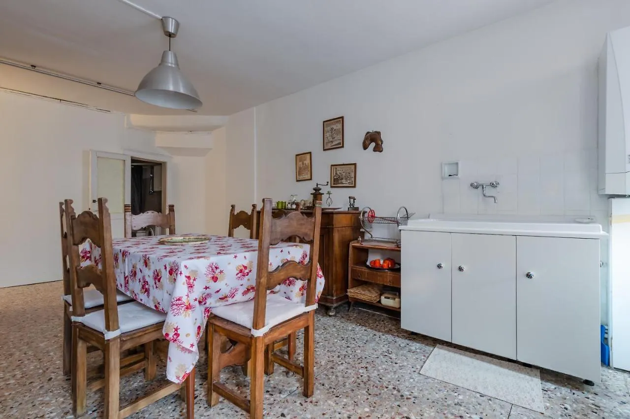 Lovely & Roomy Venetian Apartment X5!  Venice