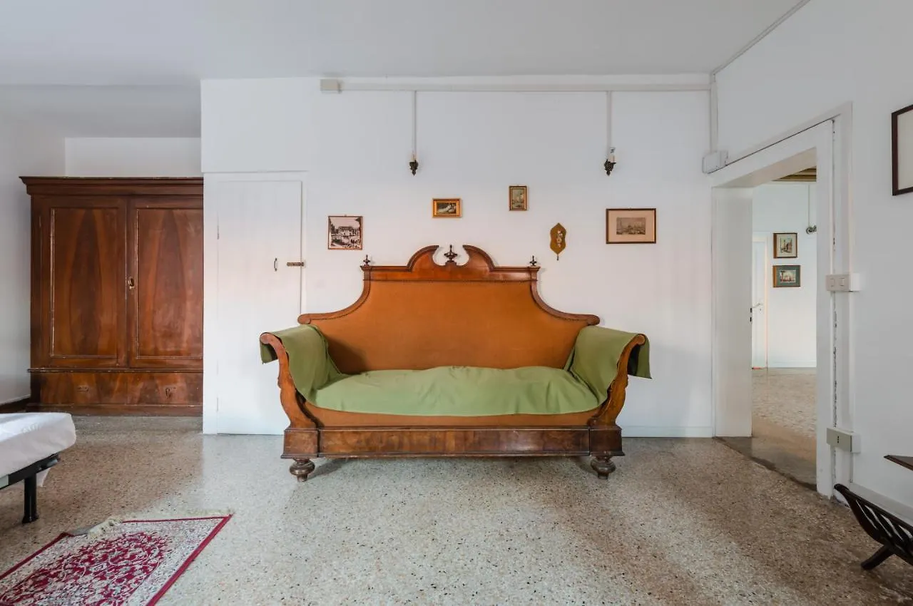 Lovely & Roomy Venetian Apartment X5! Venice